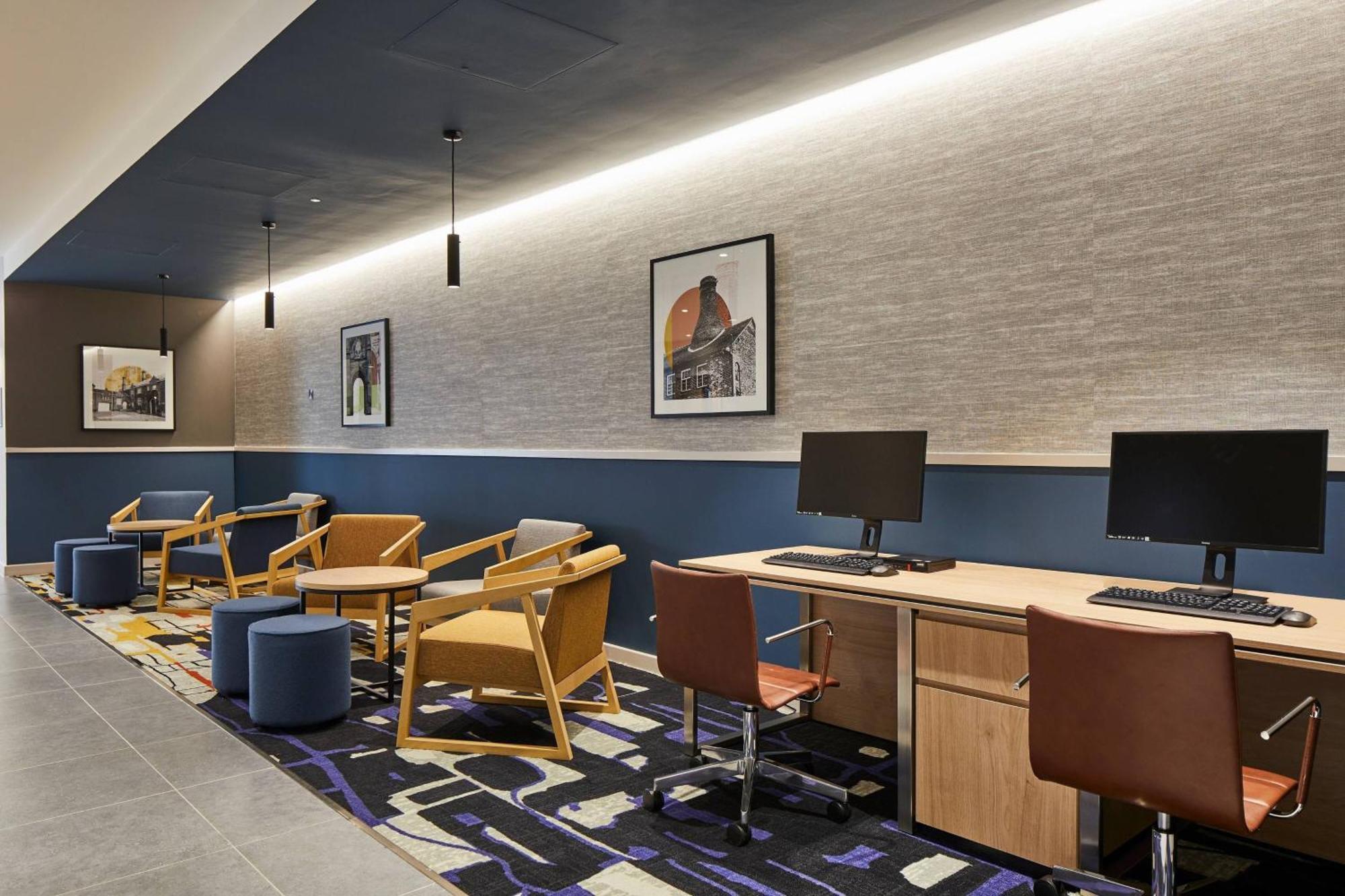 Отель Courtyard By Marriott Stoke On Trent Staffordshire Экстерьер фото